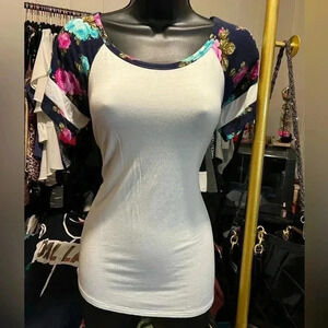 🤑 Super Cute Baseball Style Floral and White Tee